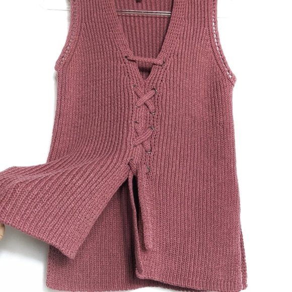 Cupcakes & Cashmere • Kristy Knit Top - Picture 4 of 8